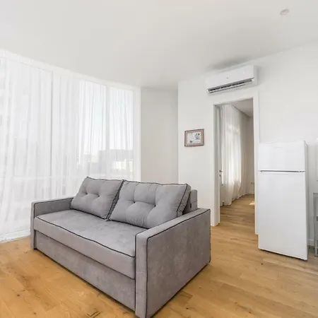 Gagarin Plaza Sea View Apartment *